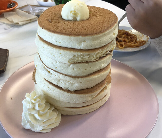ふわふわぷるぷるパンケーキ By バトルラッシュ こうき 高木珈琲 茨木店 髙木珈琲 茨木 カフェ 食べログ
