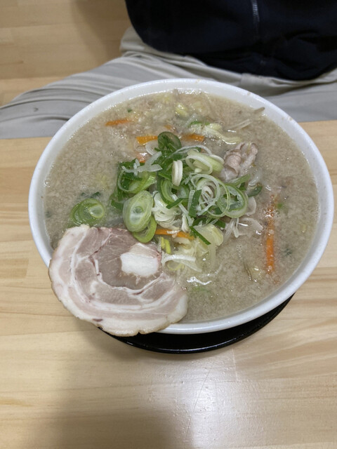 飛騨高山ラーメン もん吉 本店 もんきち 運動公園 ラーメン 食べログ