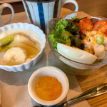 喫茶 Mona - 洋食 サラダ・ヨーグルト・ジャム　