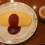 卵と私 - 洋食屋さんのオムライス850円(税抜)