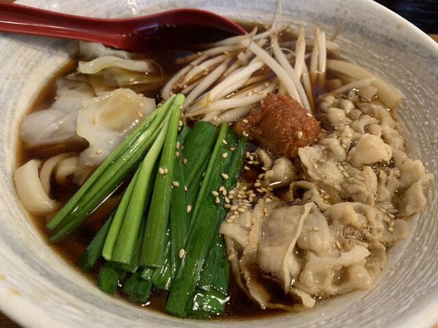 空港店期間限定 コク旨な辛味噌豚しゃぶうどん By Neonora 元祖肉肉うどん 空港店 東比恵 うどん 食べログ