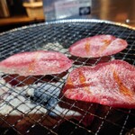 焼肉 肉兵衛 - 令和2年12月
            塩タン定食 1078円