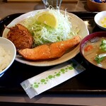 たぬき - シャケミックス定食(900円)