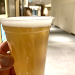 魚金醸造スタンド - ドリンク写真:ヘイジーペールエール　 お試しでSサイズが580円