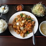 五福楼 - 鶏肉の黒胡椒炒め定食