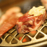 大衆炭火焼肉ジンギスカン ホルモン酒場 風土. - カルビ、サガリ、セセリ