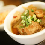 大衆炭火焼肉ジンギスカン ホルモン酒場 風土. - とりにこみ