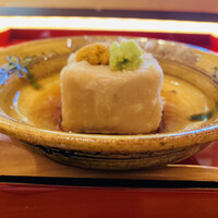 一心鮨 光洋 - ① 揚げ胡麻豆腐、唐津の雲丹のせ