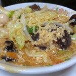 餃子の王将 - シイタケの上に刻みショウガ