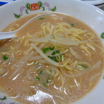 餃子の王将 - もやしがいいアクセント