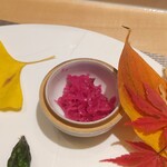 銀座 大石 - 葉をよけると