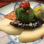 草喰 なかひがし - ソリに乗るサンタ