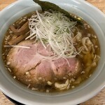 麺屋 つるる - 「醤油らー麺」（750円）