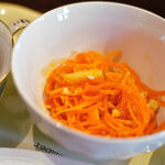 Bien - "醋醃胡蘿蔔（せりにんじんすづけ、キャロット・ラペ）"
