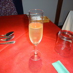 サーラ・マンジェ・ドゥ・クール - シャンパン