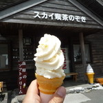 Sukai Kafe - 白桃ソフトクリーム300円
