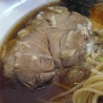 中華そば ふくみみ - チャーシュは厚みがあってウマイ