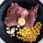 ペッパーランチ - 真っ赤な生肉ステーキ！