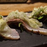 炙りシマアジとチョリソー蓮根餅 酢橘ソースUP