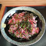 愛南 市場食堂 - キハダマグロ中落ち丼