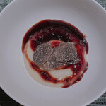 蒼 - じゃが芋のピュレ温泉卵にデミグラスソースと黒トリュフのせ。(素材はタダものではない物
      ばかりですが　覚えきれませんので・・・)