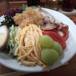 なにや - シャインマスカット入り冷やし中華1500円