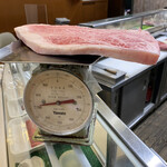 142692289 - 大きなＴボーンステーキ（通常は２人前で４００ｇ　骨なし）