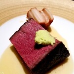 蒼 - 上田畜産 但馬玄シャトーブリアンの炭火焼き。舌に感じる均等でシルク感のある肉質。間違いなく私史上世界一美味しい。蓮根の切り方も変わって、以前より美味しく感じました。