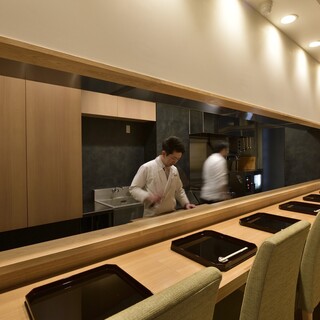 [Make Japanese Cuisine more casual. ] A hideaway space for adults who won't be nervous.