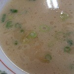 三久ラーメン - うすらと膜がはるとんこつ