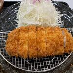 とんかつ 勝山 - ロースかつのアップ