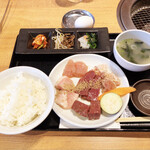 Yakiniku Horumon Deka No Ren - まかないセット