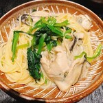 Roji-oku - 牡蠣とほうれん草のオイルパスタ