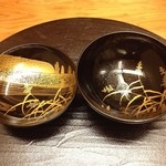 銀座 小十 - 海老真丈を食べ終わったら、綺麗な絵柄が出てきました