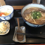 うつ輪 - 肉うどん大　半熟卵天　卵かけご飯