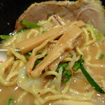 煮干し中華そば 一剣 - メンマとニラも合うな～