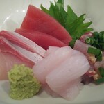 海鮮料理 あじや - お刺身おまかせ盛り合わせ推定680円