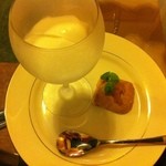 ナーガルジュナ - セットのデザート（ココナッツのブラマンジェと自家製玄米ブラン入りちんすこう）