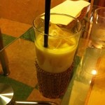 ナーガルジュナ - マンゴーラッシー（460円）
