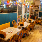 沖縄クラフトビール＆琉球バル ガチマヤ - 海の家をイメージした店内