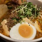 奥芝商店 - 創業百年大場豆腐店のネバネバカリー（しばしばスープ・辛さ3番）