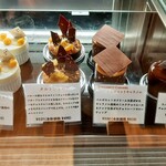 ショコラトリー・パティスリー ソリリテ - 柑橘やトロピカルフルーツとショコラの組み合わせが軽やか！スッキリ楽しめる夏のショーケース（その1）