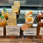 ショコラトリー・パティスリー ソリリテ - 柑橘やトロピカルフルーツとショコラの組み合わせが軽やか！スッキリ楽しめる夏のショーケース（その2）