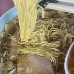 お食事処 大将 - 優しい細麺は、スープと相性バッチリ。