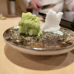 登喜和鮨 - 本山葵と村上の塩