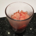 カンテサンス - フルーツトマトと香味野菜のガスパチョ、でんすけすいかのシャーベットと共に
