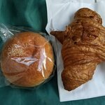 ルブーランジェオゾ - ブリオッシュこしあんパン税抜260円とロイヤルクロワッサン税抜170円