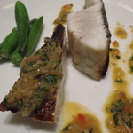 カンテサンス - 三重県産スズキのロースト、ベネディクティンのソース、島オクラを添えて3