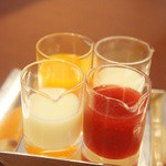 ブルー・ブリック・ラウンジ - 蜜と練乳は別添え。