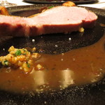 カンテサンス - ヘーゼルナッツ使いのガトー・ノワゼット、ミルクジャムと2